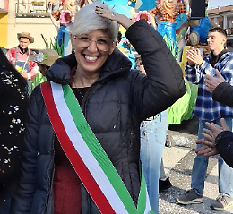 Stanghella, nuovi attacchi alla sindaca: scritte sessiste e auto vandalizzata