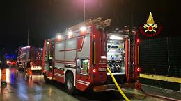 Incendio a Vicenza: fiamme nel deposito rifiuti di via Monte Crocetta