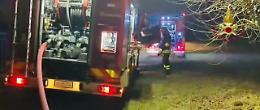 Fiamme nella sera a Vedelago, incendio lambisce un boschetto