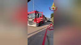 Fiamme in un deposito attrezzi del Vicentino: il proprietario se la cava con ustioni leggere