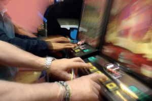 Veneto, scontro politico sul gioco d’azzardo: “La Regione non ci faccia cassa”