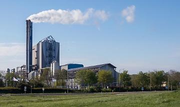 Sindaci della Rotaliana prendono tempo sul nuovo inceneritore di Ischia Podetti tra dubbi su salute e raccolta differenziata