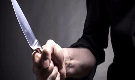 Aggressione in un bar di Adria: 80enne minaccia un invalido con un coltello, denunciato dai Carabinieri