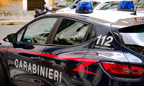 Allarme in centro a Mira: uomo con una pistola scatena il panico