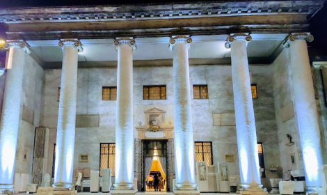 Verona, il Teatro Filarmonico apre le porte al pubblico: visite guidate e cinema in scena