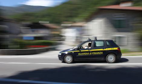 Vicenza, Gdf: controlli nel settore dei carburanti, irregolarit&agrave; riscontrate in un caso su quattro