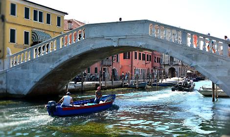 Chioggia, tornano le pulizie alla laguna: volontari al Forte San Felice