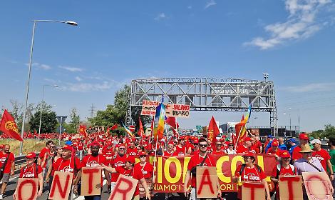 metalmeccanici FIOM in sciopero per il contratto