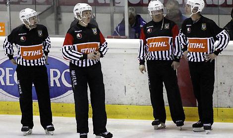 Garper al Pala Hodegart nella squadra arbitrale di un Asiago-Milano nel 2015