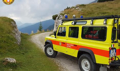 Jeep del soccorso alpino e speleologico del Veneto