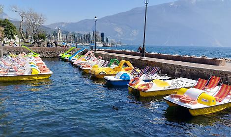 Pedal&ograve; sul lago di Garda
