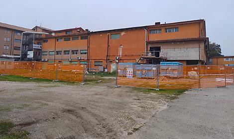 este cantiere casa comunita
