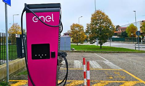 Colonnine elettriche, comunit&agrave; energetiche, efficientamento degli edifici pubblici, le novit&agrave; dal territorio