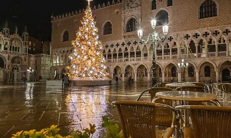 &ldquo;Venezia. It&rsquo;s Christmas Time&rdquo;: luci, mercatini e magia in citt&agrave; e nelle isole