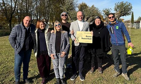 Il &ldquo;Bosco dei nuovi nati&rdquo; si arricchisce di nuovi alberi