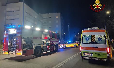 Incendio a Verona Est: due persone ferite e trenta evacuate da una palazzina in Via Fedeli