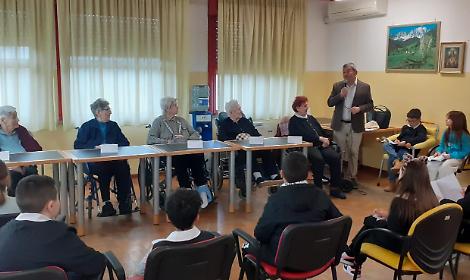 Ariano nel Polesine: al CIASS la memoria diventa lezione con gli anziani che raccontano la storia ai bambini
