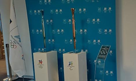 Le torce olimpiche di Milano-Cortina