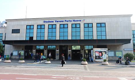 Furto in stazione a Verona: ruba uno zaino con un complice, finisce in carcere