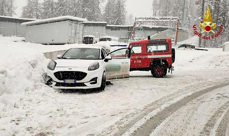 Nevicate abbondanti nel Bellunese, giornata di super lavoro per i Vigili del Fuoco