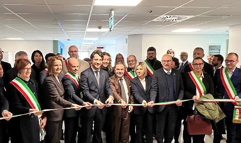 Il taglio del nastro