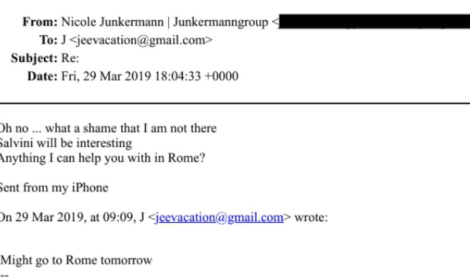 Una delle mail in cui viene citato il leader leghista