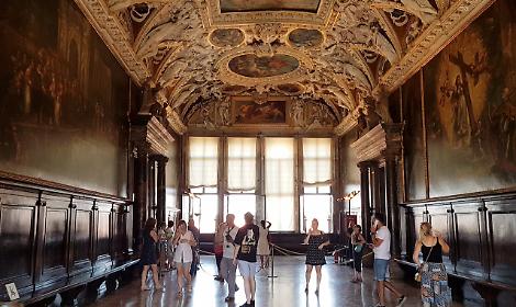 Riapre la sala delle Quattro Porte di Palazzo Ducale: completato il restauro