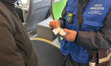 Autobus pi&ugrave; sicuri a Treviso: al via le body-cam per i controllori MOM
