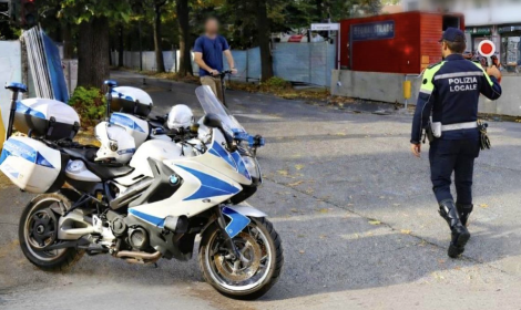 Monopattini elettrici, la Polizia Locale ricorda le regole: sicurezza prima di tutto
