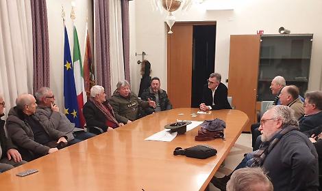 Una precedente riunione dei comitati di frazione