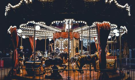 Castelfranco, cade dalla giostra al luna park: aperta un&rsquo;inchiesta, attrazione sequestrata