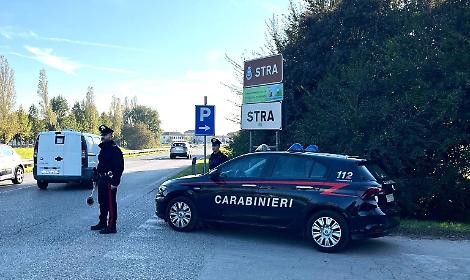 Stra, violenza in famiglia: arrestato 61enne, divieto di avvicinamento alla moglie e alla figlia