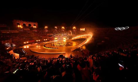 Grazie Milano Cortina 2026: la cerimonia di chiusura a Verona con Roberto Bolle e Achille Lauro
