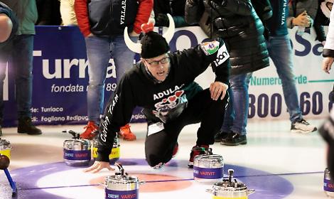Una partita di curling bisi&agrave;c