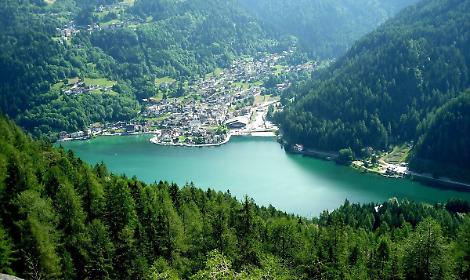 La storia del villaggio fantasma che riemerge dal passato tra le Dolomiti