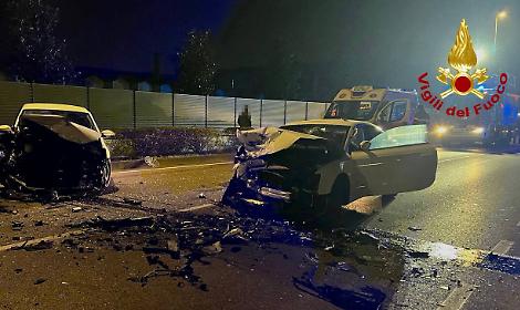 Scontro frontale tra due auto a Camisano Vicentino: feriti i conducenti