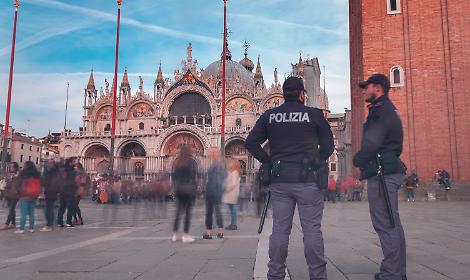Venezia, intensificati i controlli contro i borseggi: due denunce e provvedimenti restrittivi in un solo giorno