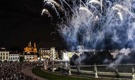 Fuochi silenziosi a Padova