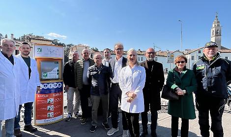 Foto della consegna dei dispositivi