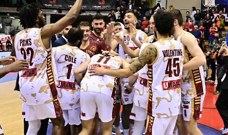 Reyer, terzo squillo consecutivo: Trieste piegata nel finale