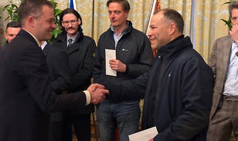 Coraggio in Laguna: premiato l&rsquo;equipaggio ACTV che salv&ograve; un naufrago a Lido San Nicol&ograve;