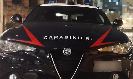 Aggredisce un uomo con un ramo per rapinarlo: arrestato 47enne a Verona