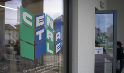 L'ingresso del centro