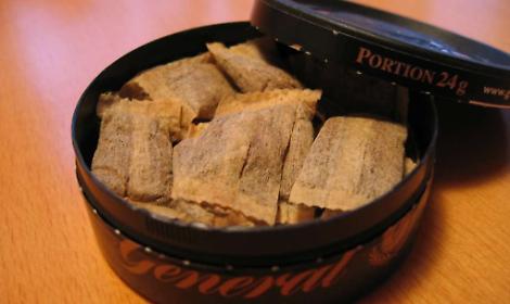 Trento, la nuova dipendenza tra i giovani: gli Snus, il tabacco senza fumo che sta conquistando le scuole