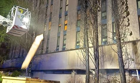 Incendio all&rsquo;Hotel Maxim, cosa &egrave; successo: 124 persone evacuate, la notte passata alla Gran Guardia tra turisti e studenti