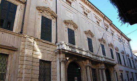 Palazzo Forti, Verona