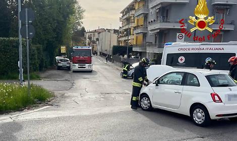 Incidente a Vicenza: scontro tra due auto