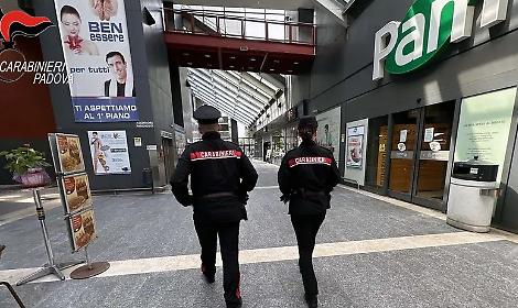 Padova, arrestato 39enne in Galleria San Carlo con hashish e cocaina: divieto di dimora in Veneto
