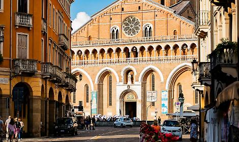 Padova e la sua scuola pittorica del Trecento: un laboratorio d&rsquo;arte che trasform&ograve; la citt&agrave;