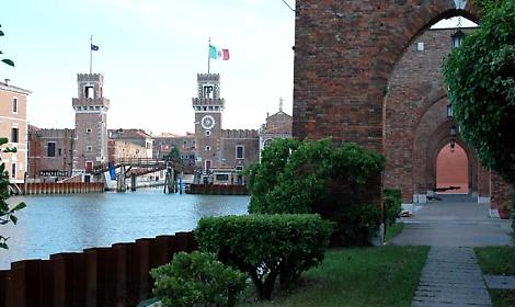 Venezia, l&rsquo;Arsenale apre ai giovani: il mare diventa scuola e futuro